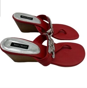 WHBM Red Leather Heavy Chain Accent Wedge Thong Sandals Size 10M